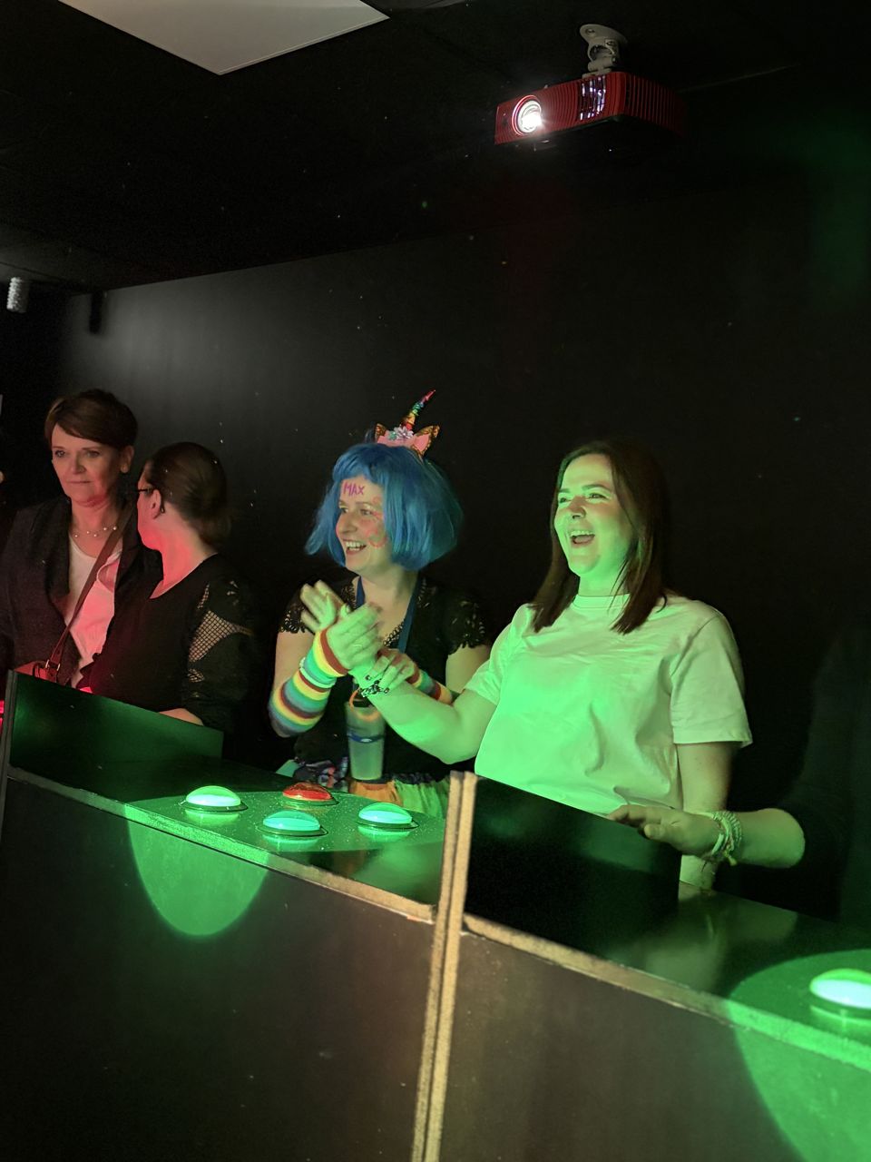 Quiz dans les Hauts-de-France entre collègues : team building et cohésion